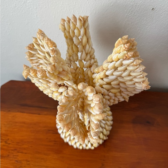 Extra large Polynesian shell vase - Picture 2 of 7